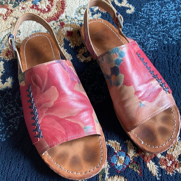 John Fluevog Tigris Sandals W11/M9 - Picture 2 of 3